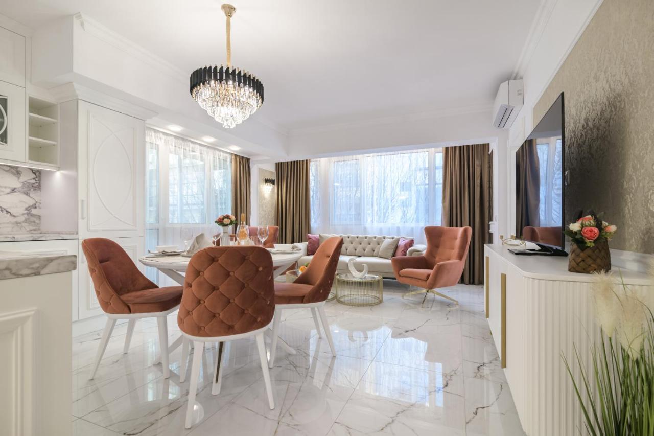 Лукс На Море Luxury Apartment In Downtown With Garage ヴァルナ エクステリア 写真