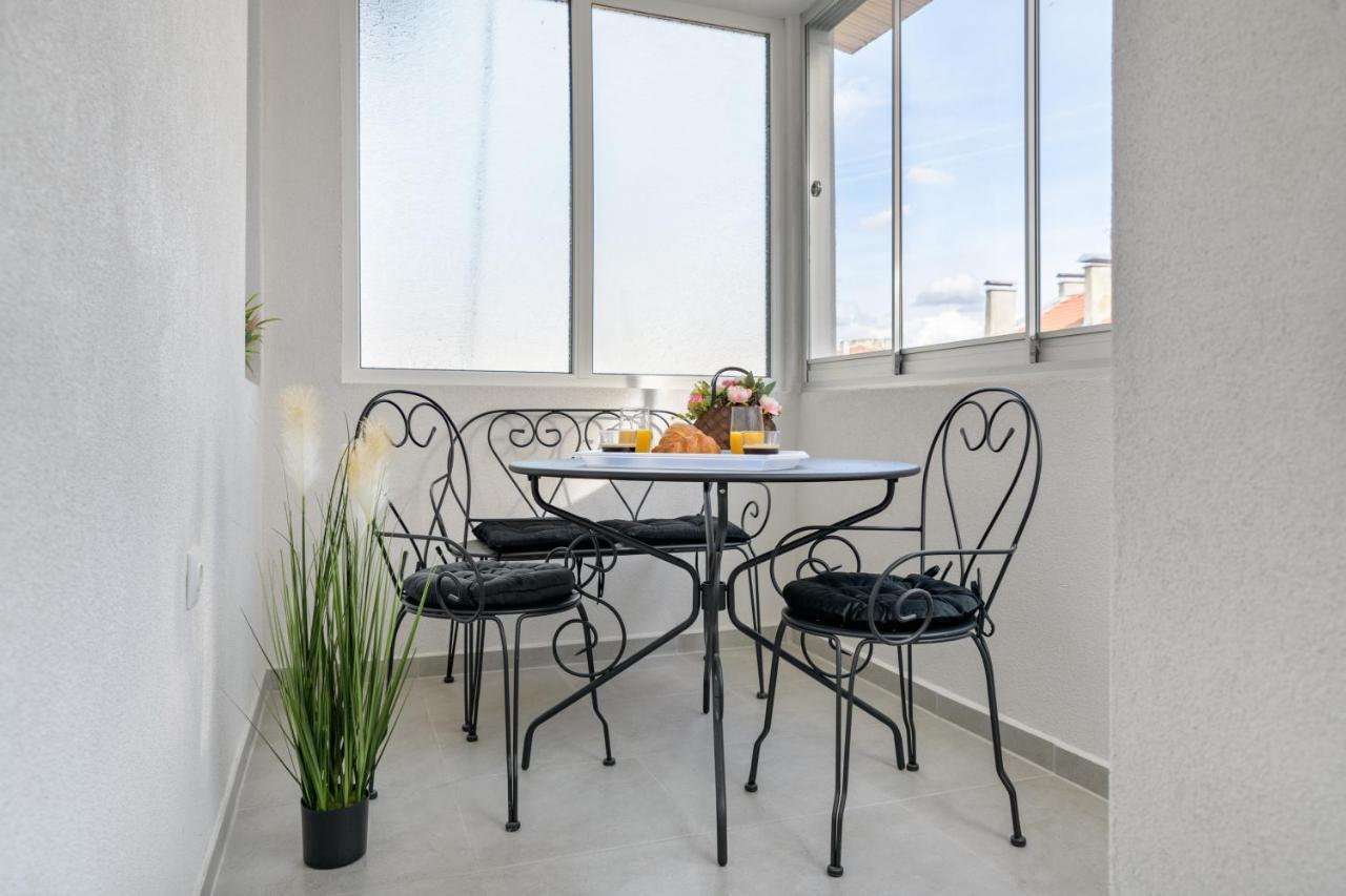 Лукс На Море Luxury Apartment In Downtown With Garage ヴァルナ エクステリア 写真