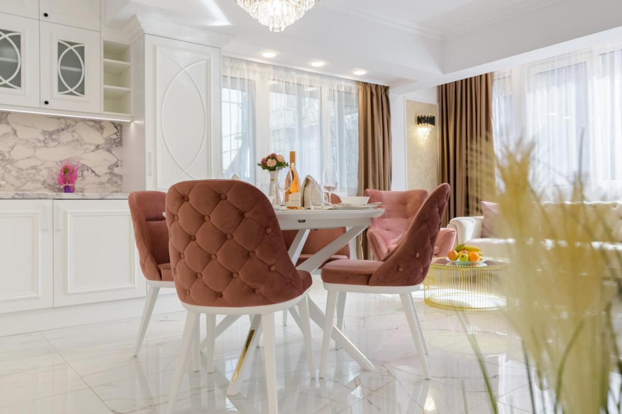 Лукс На Море Luxury Apartment In Downtown With Garage ヴァルナ エクステリア 写真