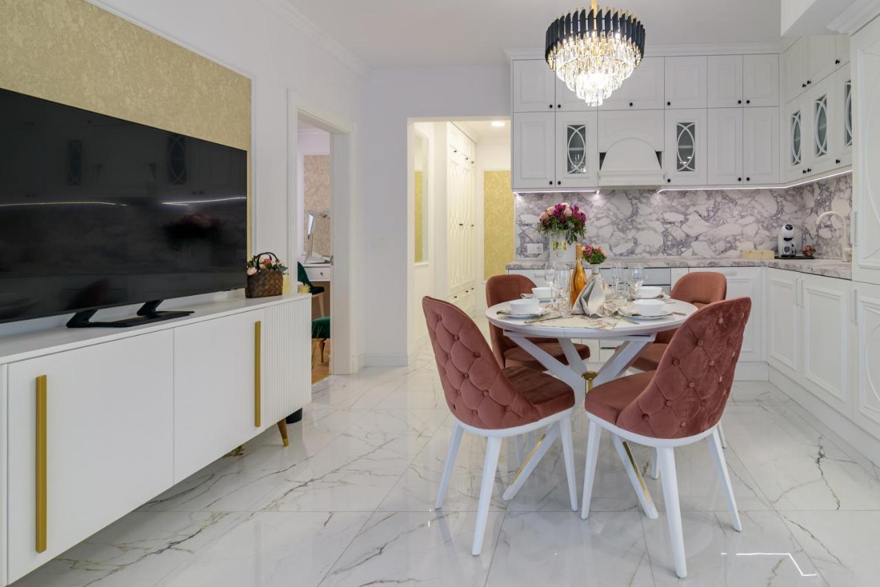 Лукс На Море Luxury Apartment In Downtown With Garage ヴァルナ エクステリア 写真