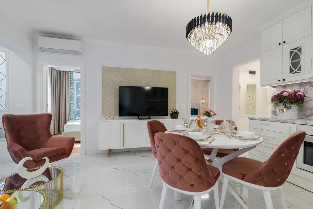 Лукс На Море Luxury Apartment In Downtown With Garage ヴァルナ エクステリア 写真