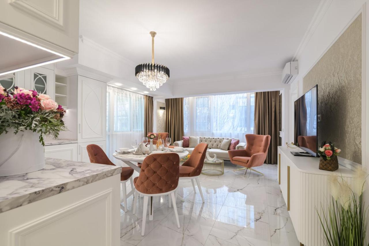 Лукс На Море Luxury Apartment In Downtown With Garage ヴァルナ エクステリア 写真