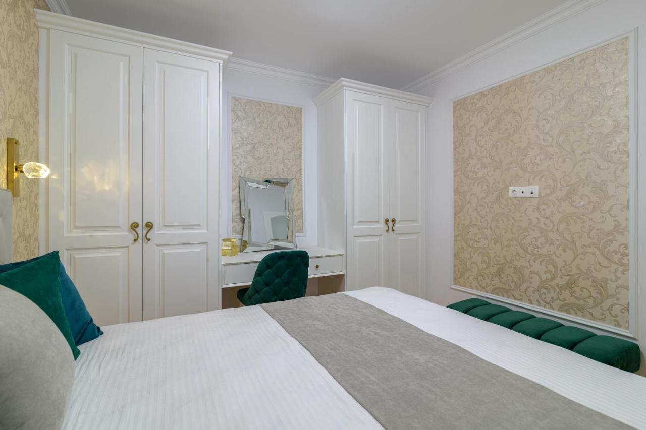 Лукс На Море Luxury Apartment In Downtown With Garage ヴァルナ エクステリア 写真