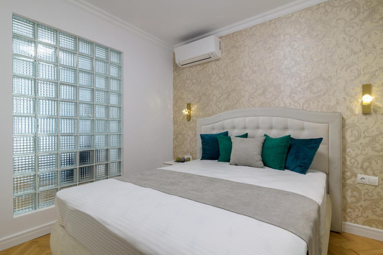 Лукс На Море Luxury Apartment In Downtown With Garage ヴァルナ エクステリア 写真